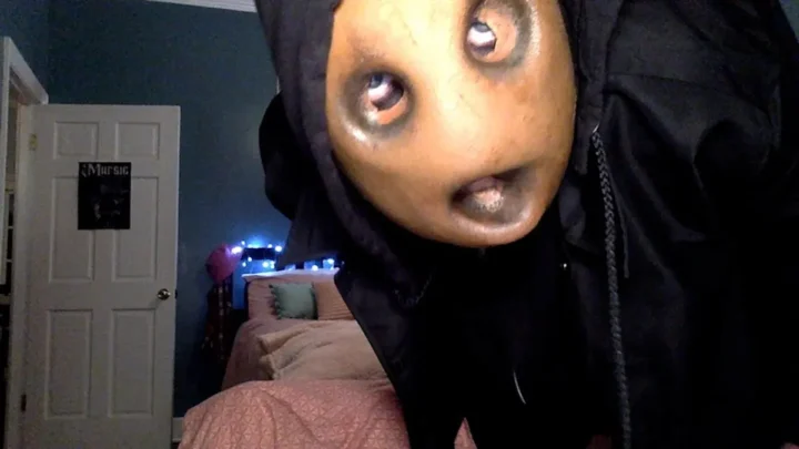 Strange Harvest (2024) recenzja horroru a’la true crime