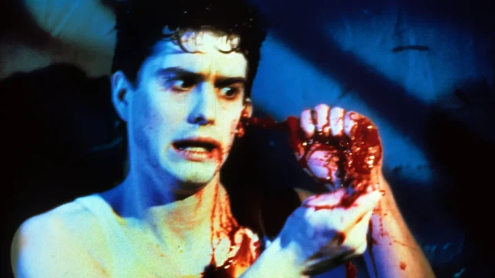 Uszkodzenie mózgu (1988) – recenzja